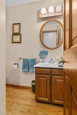 1902 Gigi Lane, Darien, IL 60561