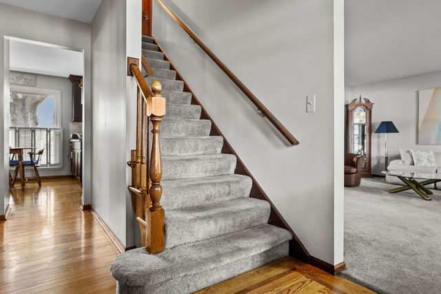 1902 Gigi Lane, Darien, IL 60561