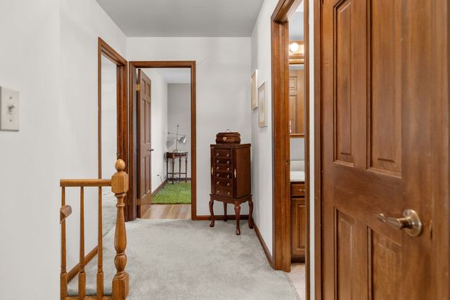 1902 Gigi Lane, Darien, IL 60561