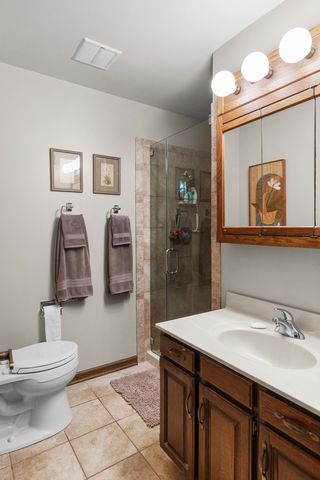 1902 Gigi Lane, Darien, IL 60561