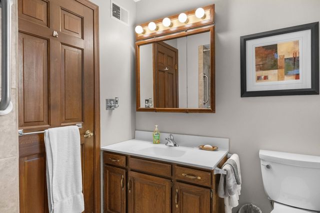 1902 Gigi Lane, Darien, IL 60561