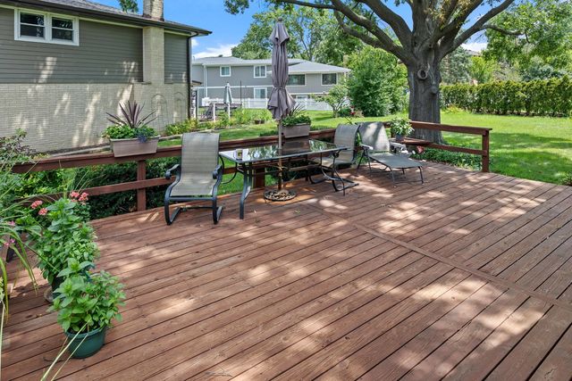 1902 Gigi Lane, Darien, IL 60561
