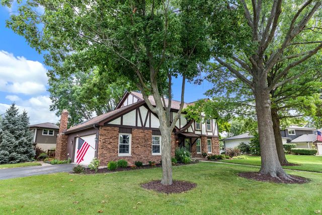 1902 Gigi Lane, Darien, IL 60561