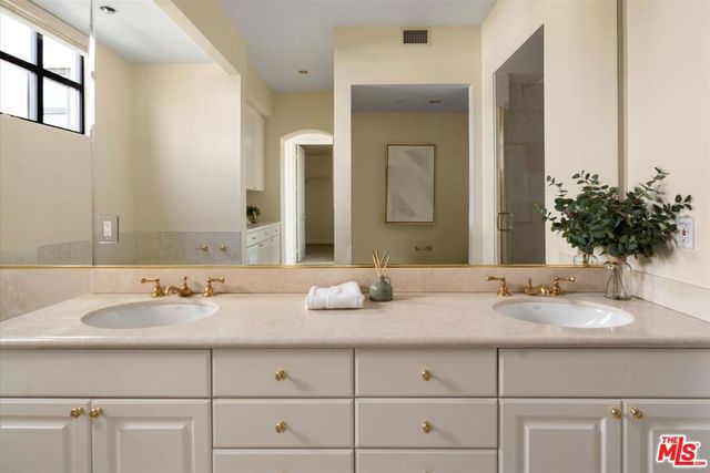 11847 Gorham Avenue 403, Los Angeles, CA 90049