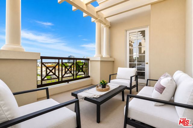 11847 Gorham Avenue 403, Los Angeles, CA 90049