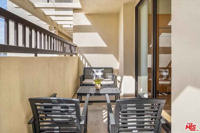 11847 Gorham Avenue 403, Los Angeles, CA 90049