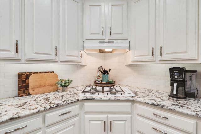 1522 Highland Oaks Drive, Keller, TX 76248