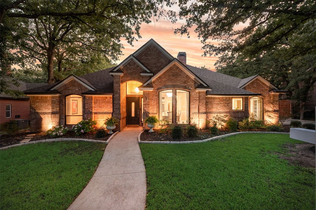 1522 Highland Oaks Drive, Keller, TX 76248