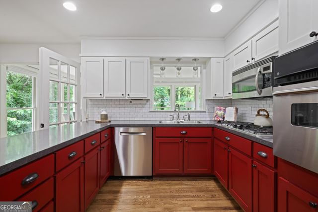 475 Tanacrest Drive, Atlanta, GA 30328