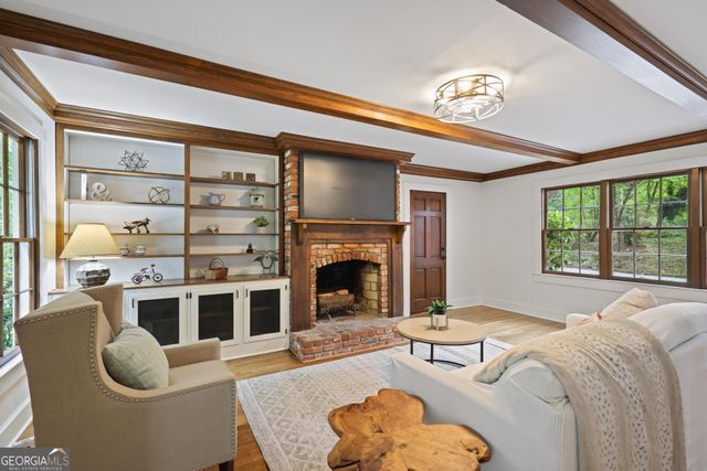 475 Tanacrest Drive, Atlanta, GA 30328