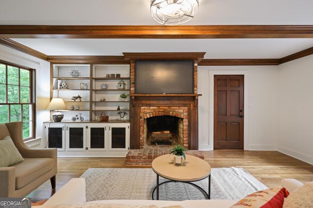 475 Tanacrest Drive, Atlanta, GA 30328