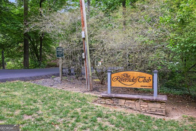 475 Tanacrest Drive, Atlanta, GA 30328