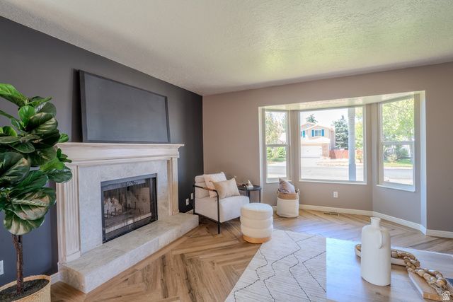 11957 S NOELLE RD, Sandy, UT 84092