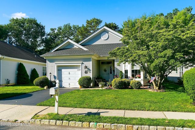 4 April Springs Court, Lakewood, NJ 08701