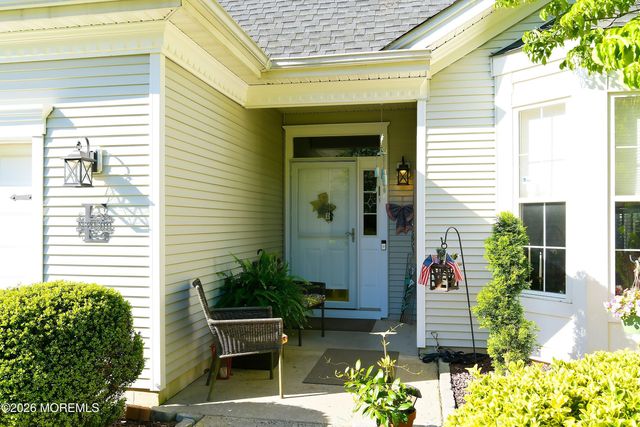 4 April Springs Court, Lakewood, NJ 08701