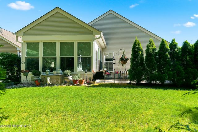 4 April Springs Court, Lakewood, NJ 08701