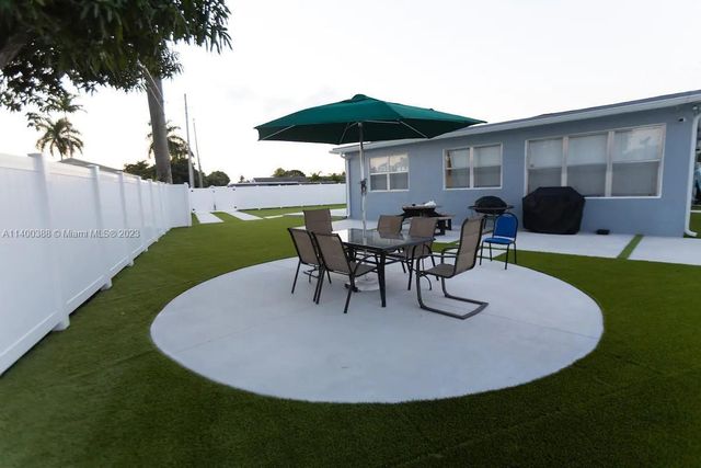 3240 SW 17th Street, Fort Lauderdale, FL 33312