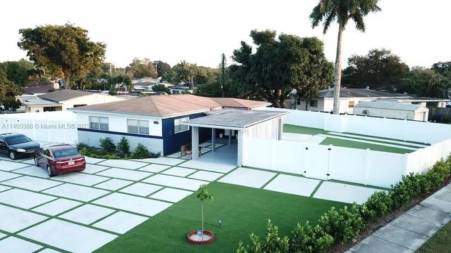 3240 SW 17th Street, Fort Lauderdale, FL 33312