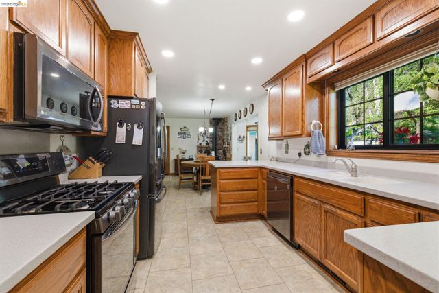 21695 Water Oak Dr, Sonora, CA 95370