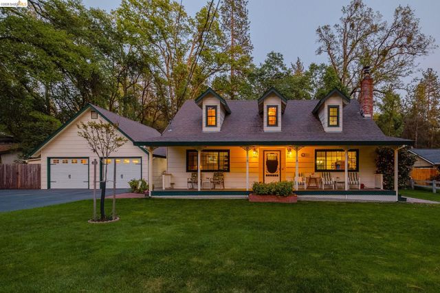 21695 Water Oak Dr, Sonora, CA 95370