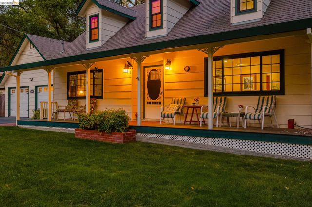 21695 Water Oak Dr, Sonora, CA 95370