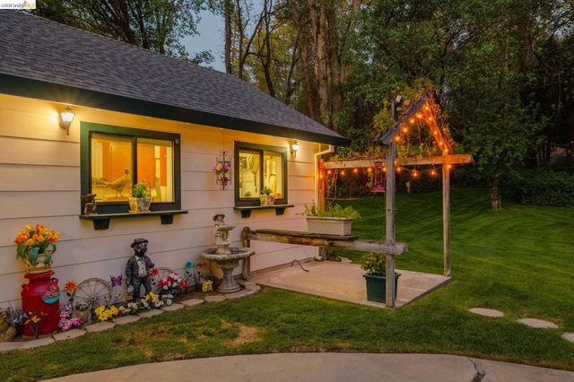 21695 Water Oak Dr, Sonora, CA 95370