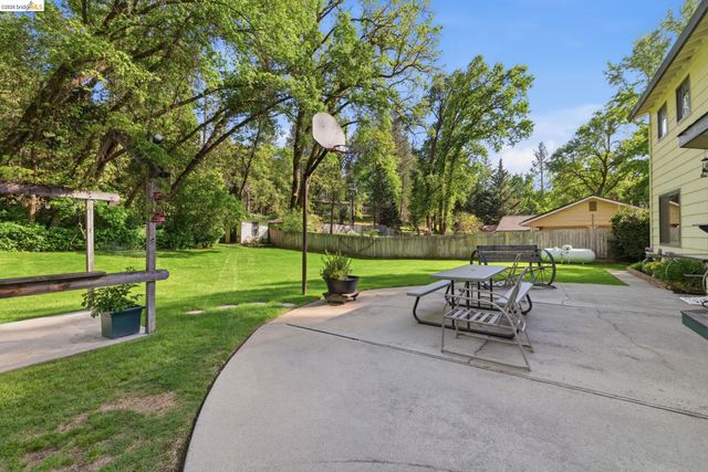 21695 Water Oak Dr, Sonora, CA 95370