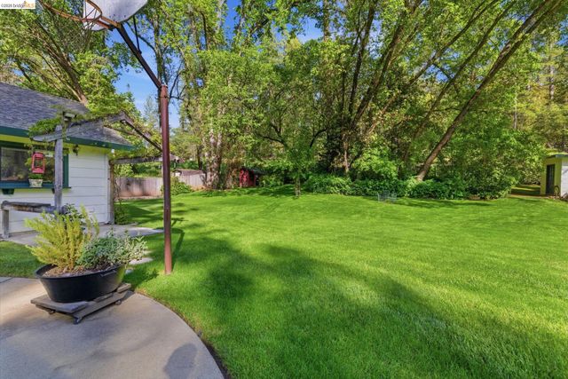 21695 Water Oak Dr, Sonora, CA 95370