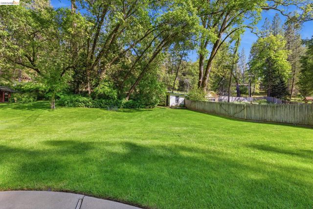 21695 Water Oak Dr, Sonora, CA 95370