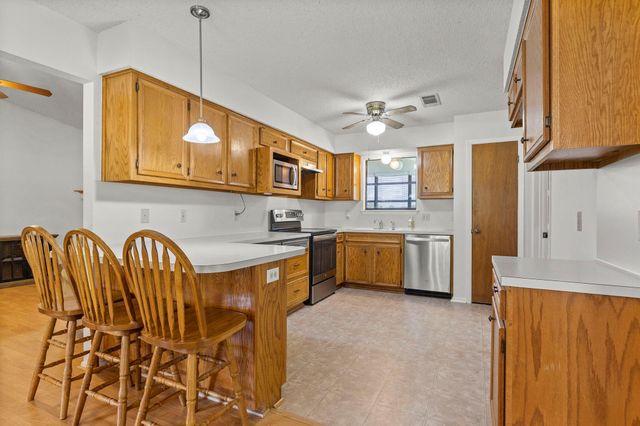 830 Live Oak TRL, Liberty Hill, TX 78642