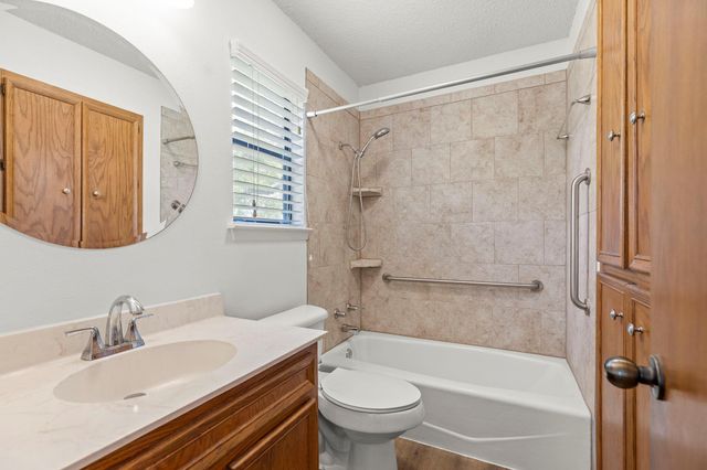 830 Live Oak TRL, Liberty Hill, TX 78642