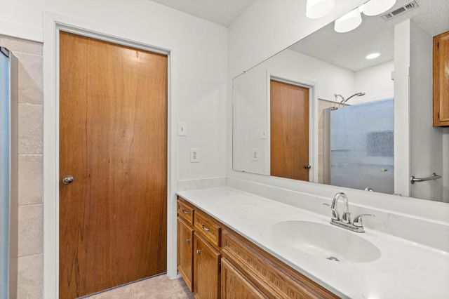 830 Live Oak TRL, Liberty Hill, TX 78642