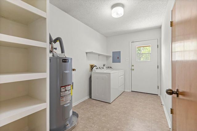 830 Live Oak TRL, Liberty Hill, TX 78642