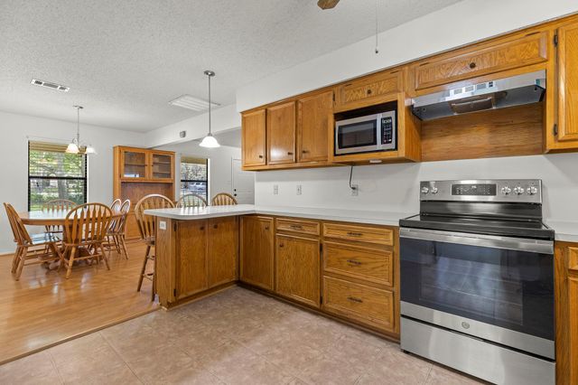 830 Live Oak TRL, Liberty Hill, TX 78642