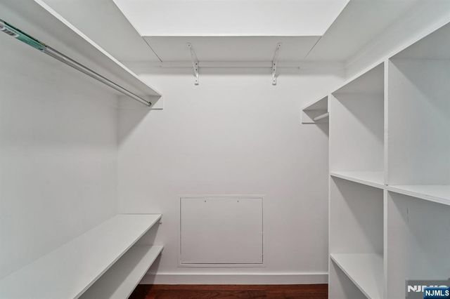 3118 City Place, Edgewater, NJ 07020