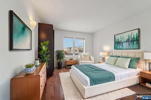 3118 City Place, Edgewater, NJ 07020