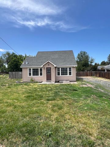 4702 Summers Lane, Klamath Falls, OR 97603