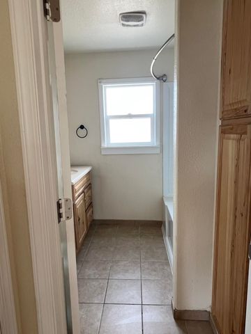 4702 Summers Lane, Klamath Falls, OR 97603