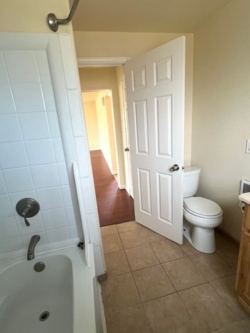4702 Summers Lane, Klamath Falls, OR 97603