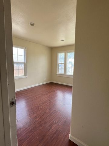 4702 Summers Lane, Klamath Falls, OR 97603