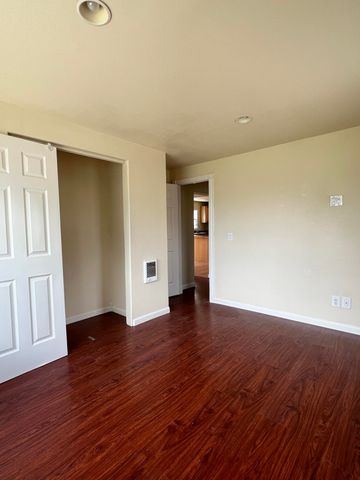 4702 Summers Lane, Klamath Falls, OR 97603