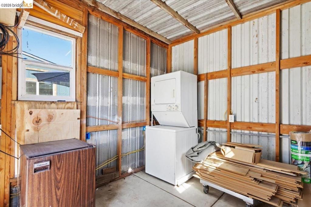 Image 12 of property listing at 5218 Sandmound Blvd, Oakley, CA 94561