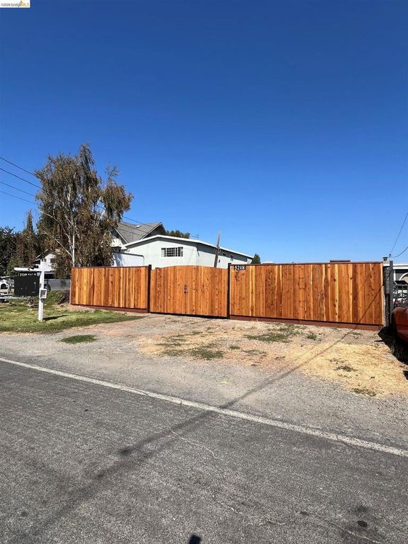 Image 14 of property listing at 5218 Sandmound Blvd, Oakley, CA 94561