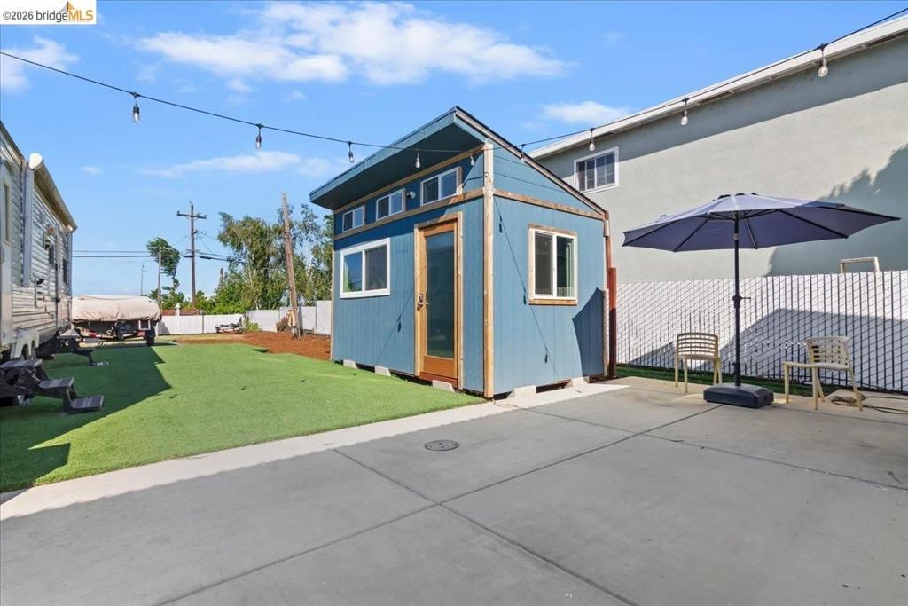 Image 8 of property listing at 5218 Sandmound Blvd, Oakley, CA 94561