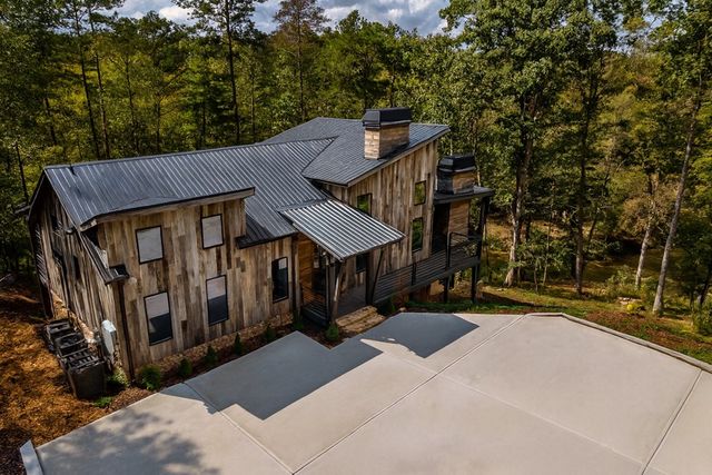 107 Cool Creek Trail, Blue Ridge, GA 30513