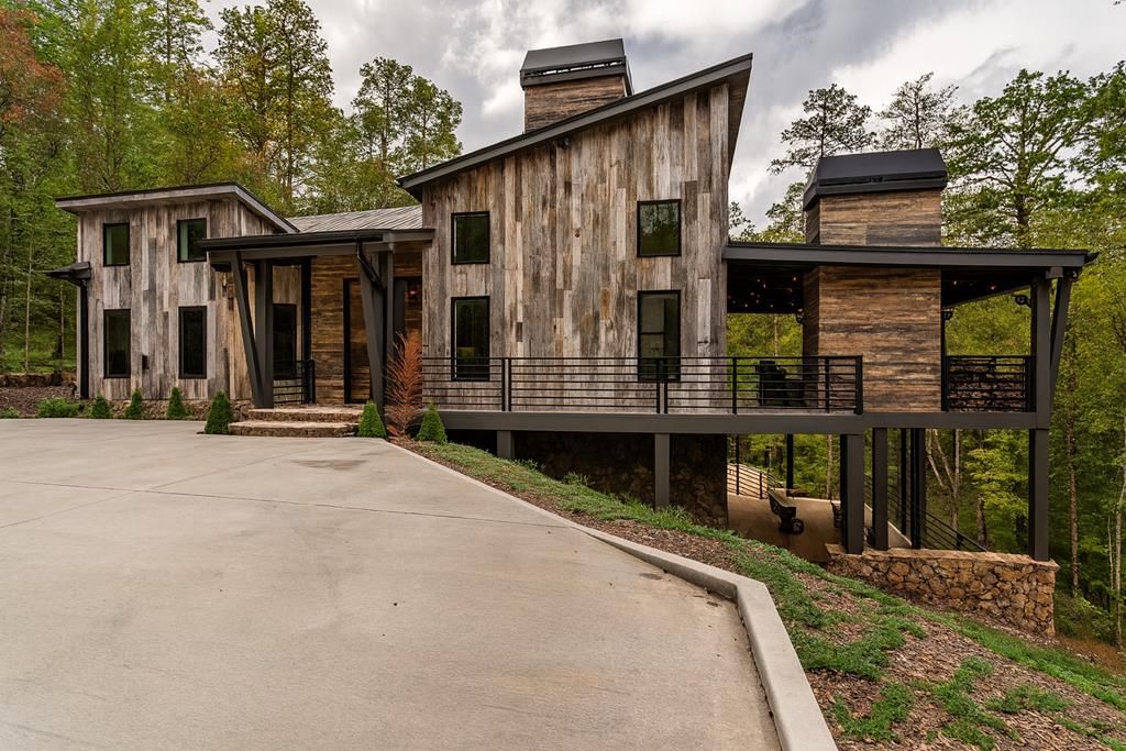 107 Cool Creek Trail, Blue Ridge, GA 30513