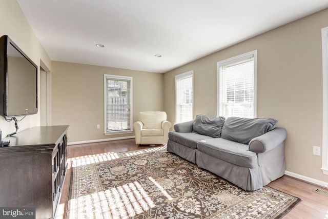 5720 CROWNLEIGH CT, Burke, VA 22015