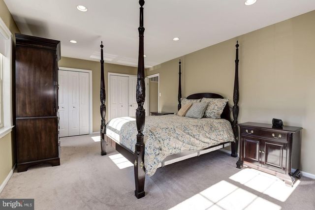 5720 CROWNLEIGH CT, Burke, VA 22015