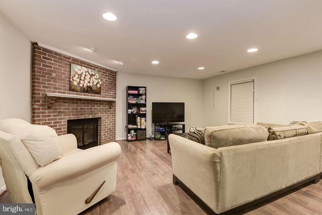 5720 CROWNLEIGH CT, Burke, VA 22015