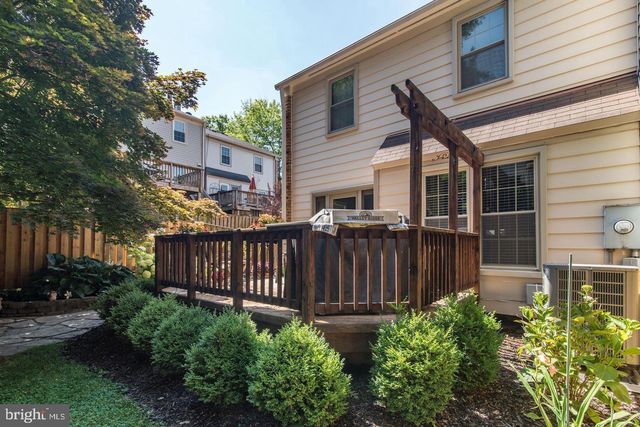 5720 CROWNLEIGH CT, Burke, VA 22015